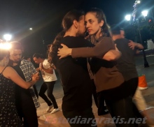 la correcta actitud al bailar el tango argentino